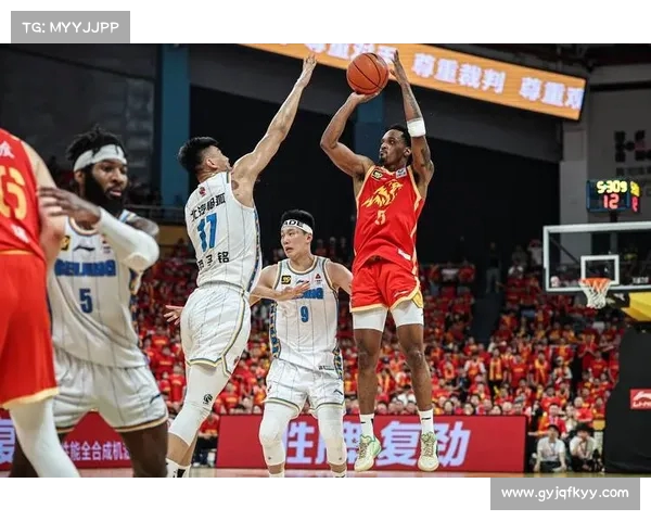CBA历史上最震撼的绝杀瞬间揭晓 引发球迷热烈讨论与回忆 CBA历史上最震撼的绝杀瞬间揭晓 引发球迷热烈讨论与回忆